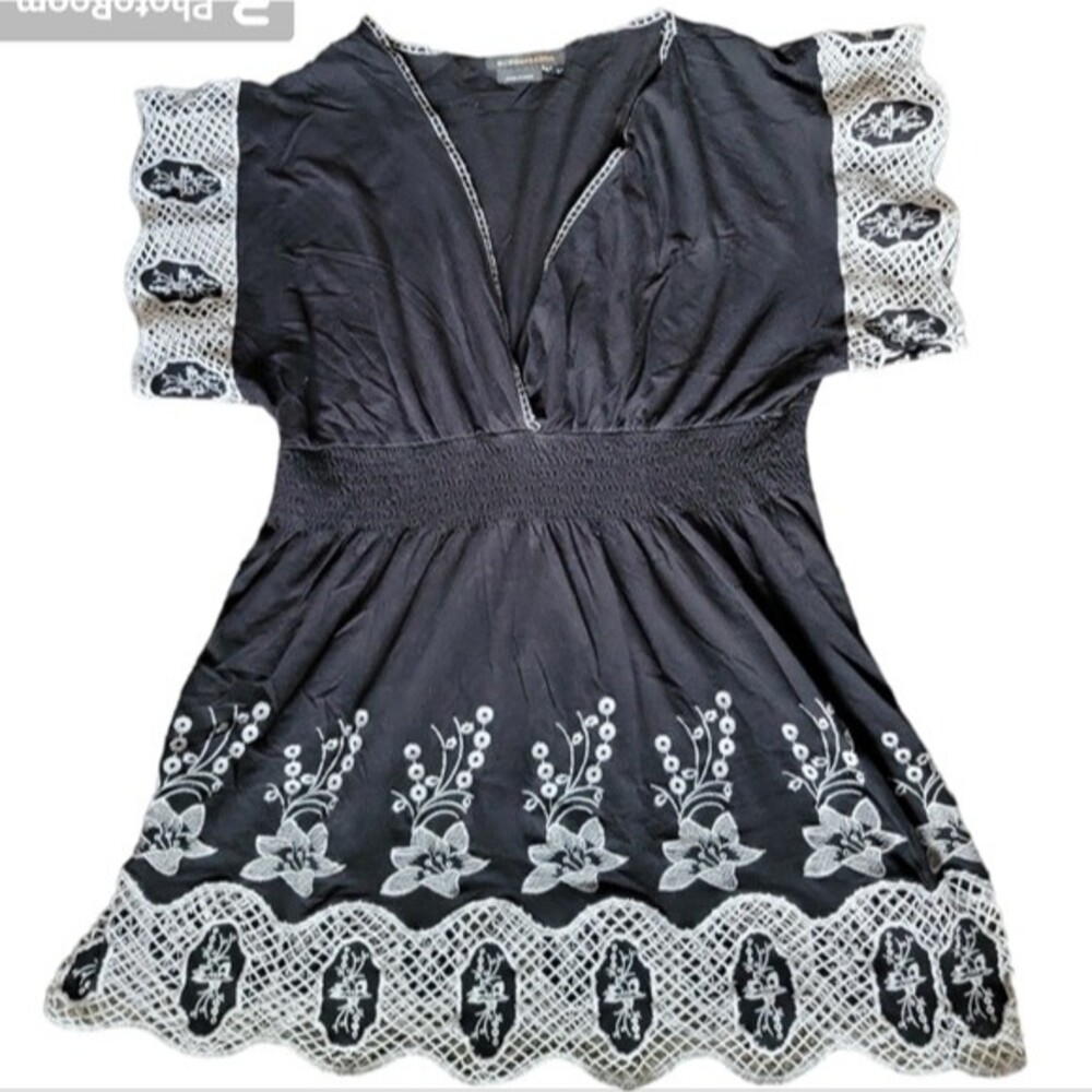 BCBGMaxAzria Black & White Embroidered Top
